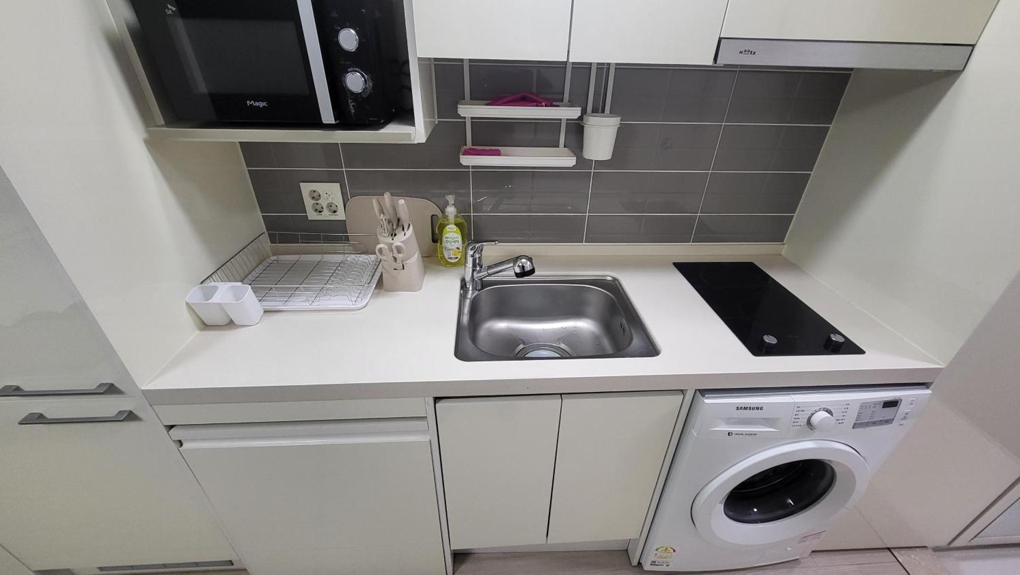 1-2308 #sinnonhyeon Stn Exit 9, 1-min #gangnam Stn, 5-min #ott #concierge Gangnam Managed
